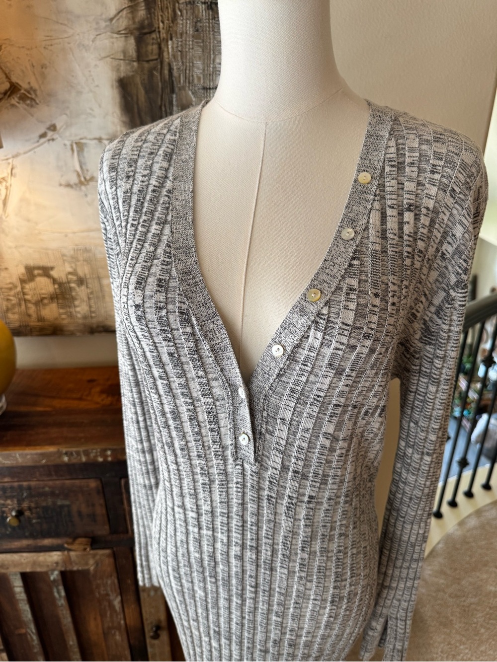 NWT V-Neck Long Sleeve Ribbed Knit Dress in Gray- L - Picture 5 of 10